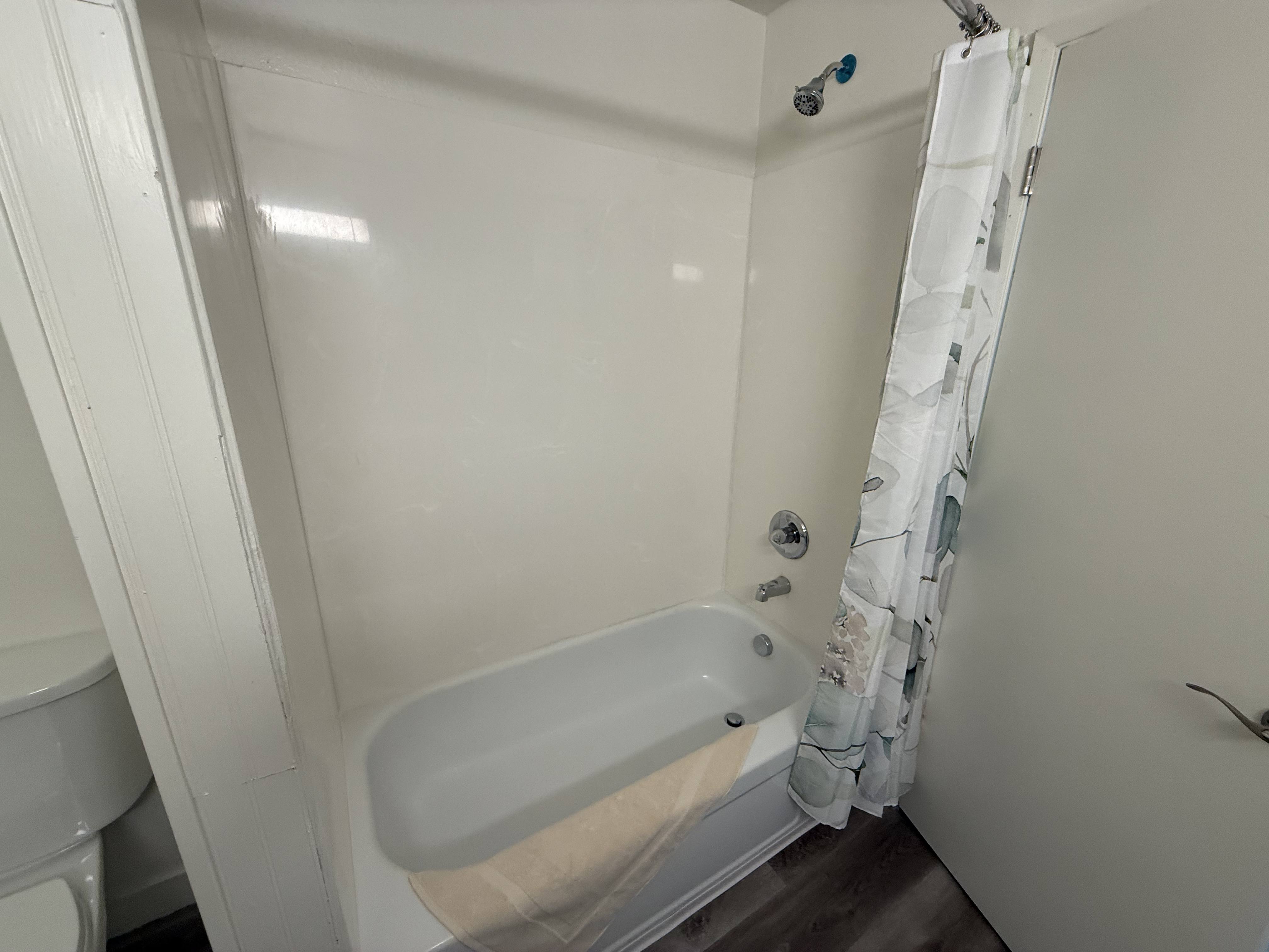West Royal Apartments – photo 2