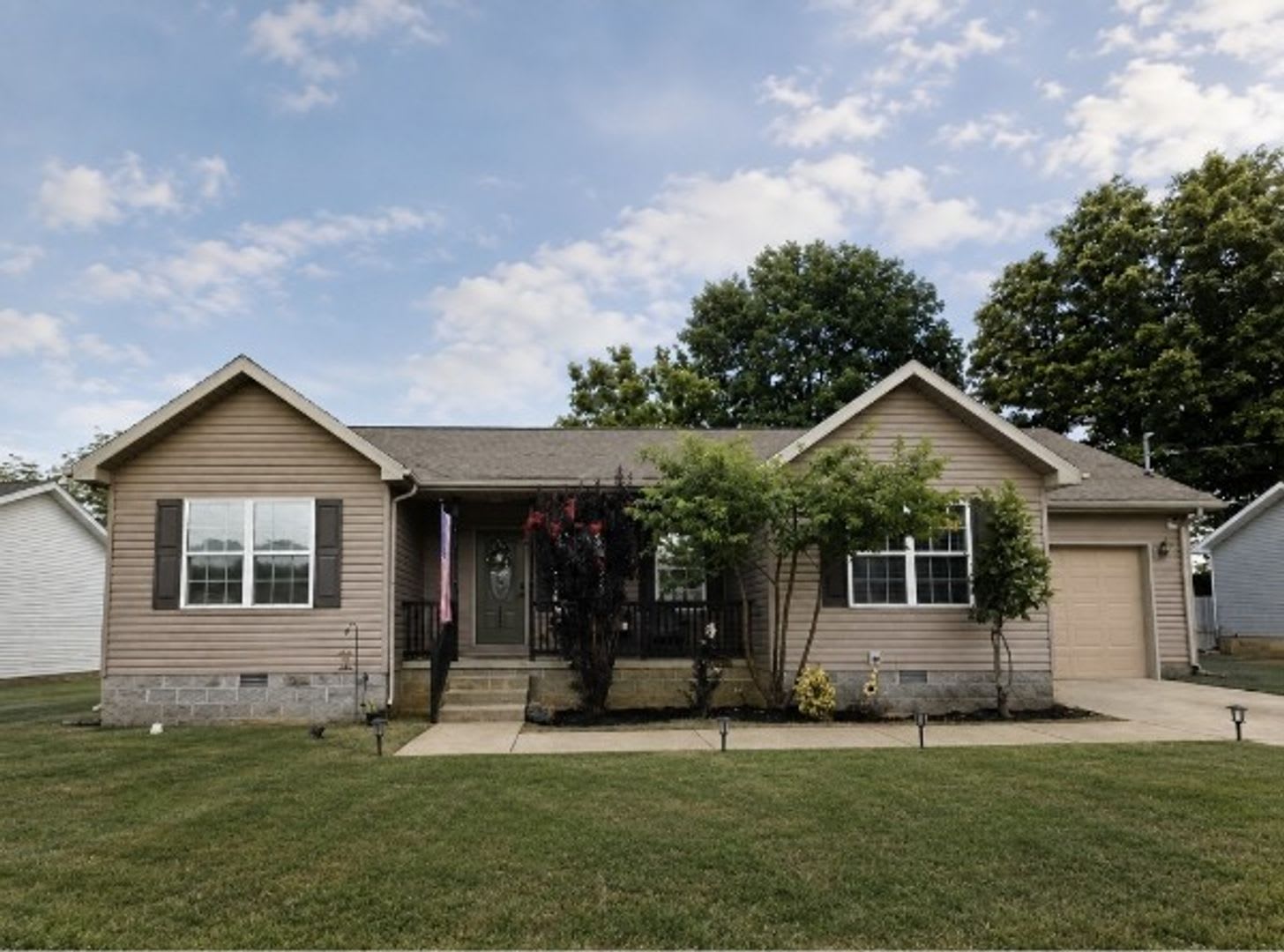 112 Lee Lane – photo 2