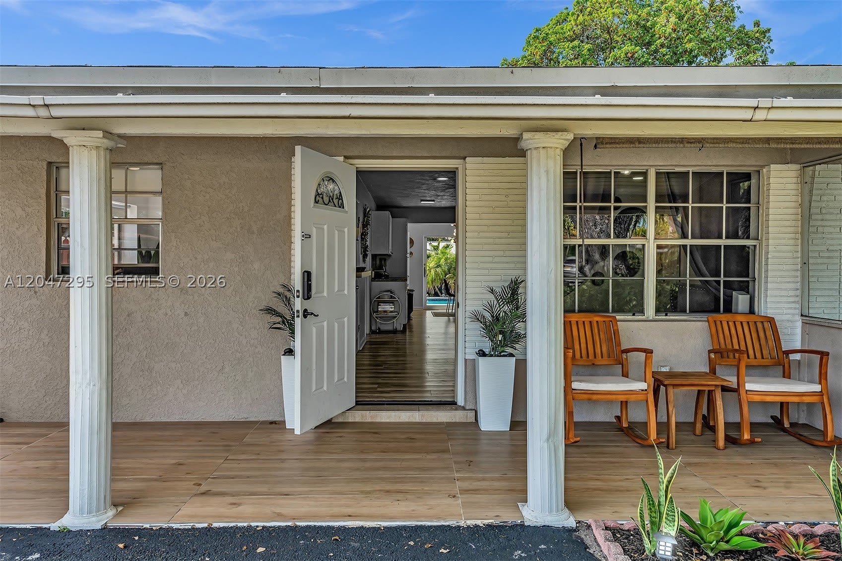 4633 SW 28th Ave – photo 5