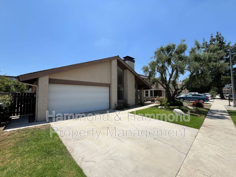 21812 Vintage St – photo 3