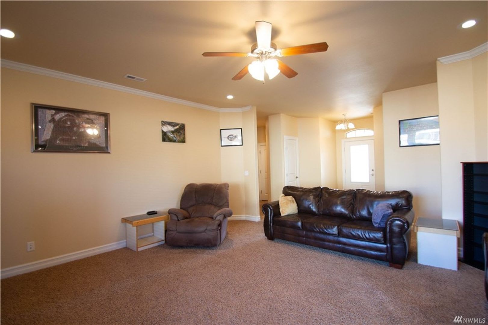 Beautiful 3 Bed 2 Bath Stucco Home In A Newer Area Of Homes Just Down The Street From Park Orchard Elementary – photo 5