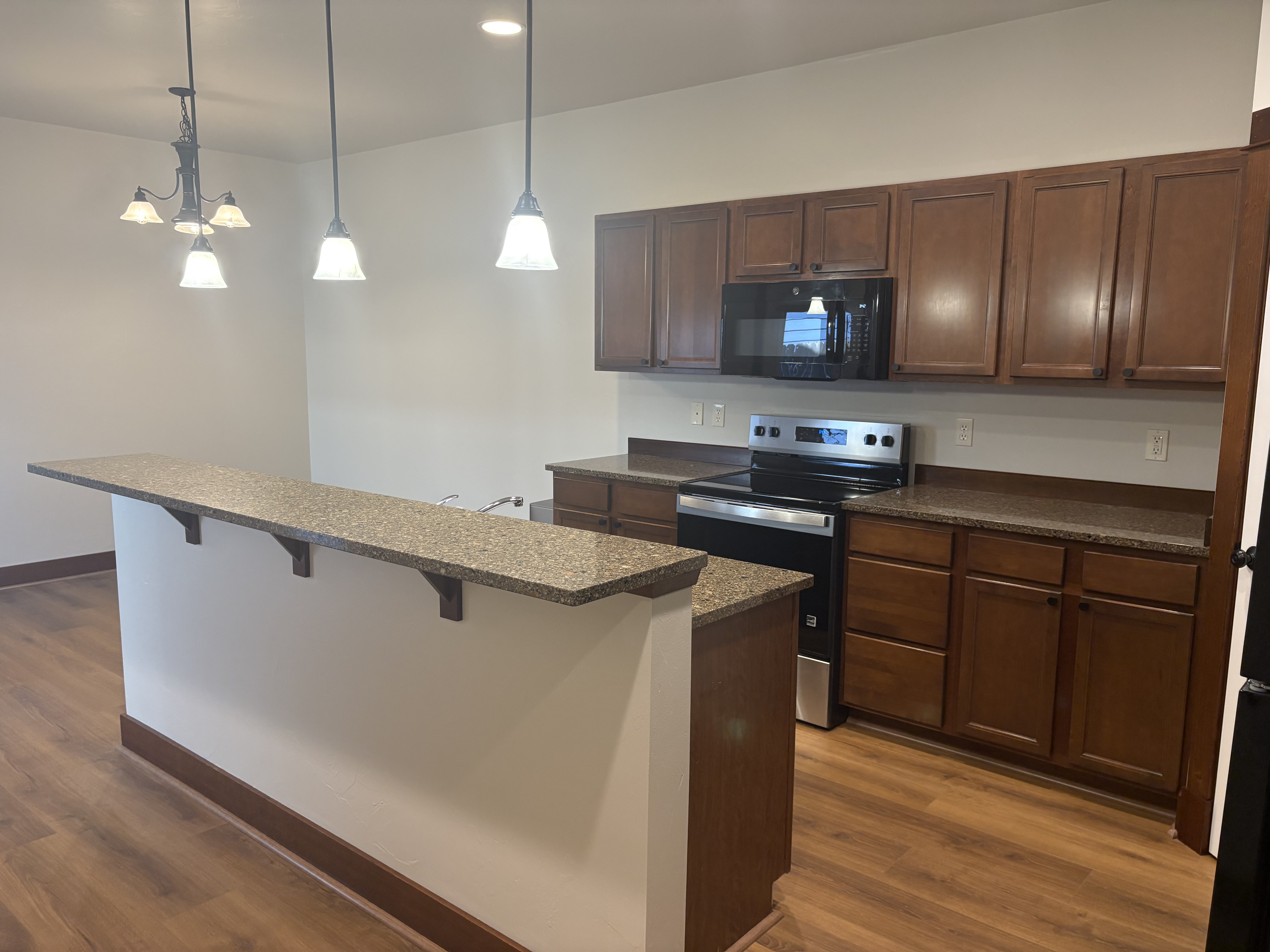 1123 Forestglen Drive – photo 4
