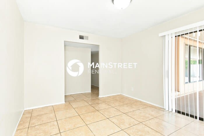 6425 West Oregon Avenue – photo 5