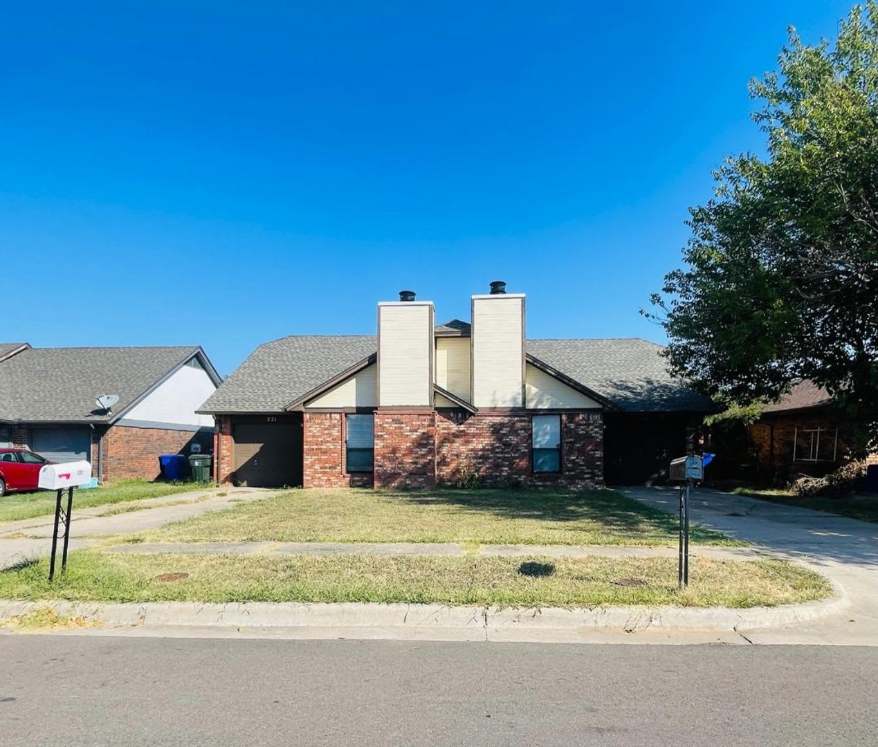 Spacious duplex in Norman available August 5 – photo 1