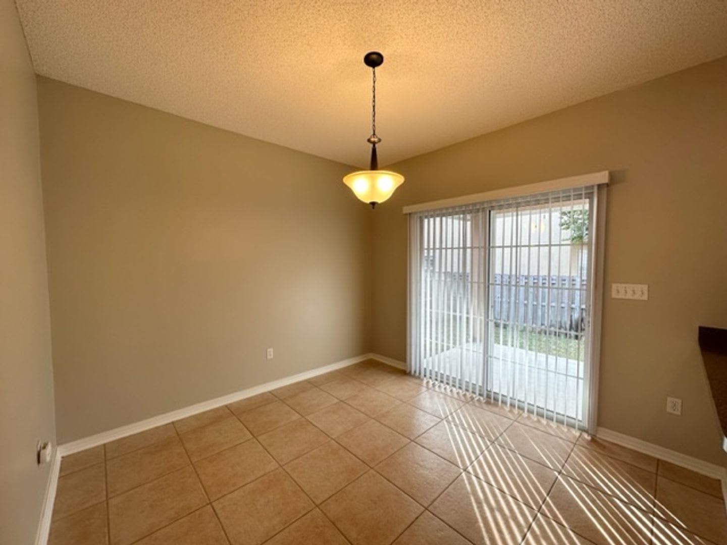 Nice 4 bedroom home for rent including yard & pest services! – photo 5
