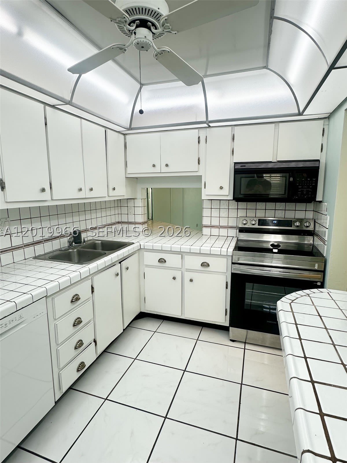 300 Galen Dr – photo 5