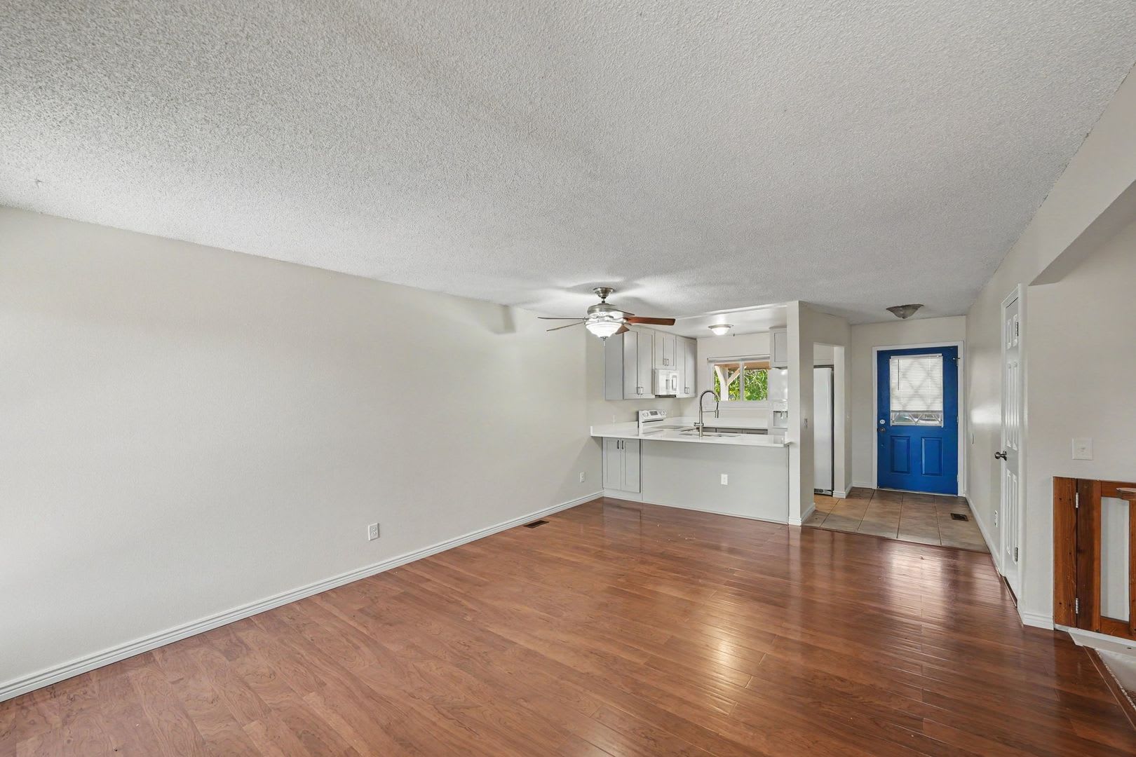 Welcome Home to Your New Arvada Home.... with fantastic outdoor space! Available NOW!! – photo 4