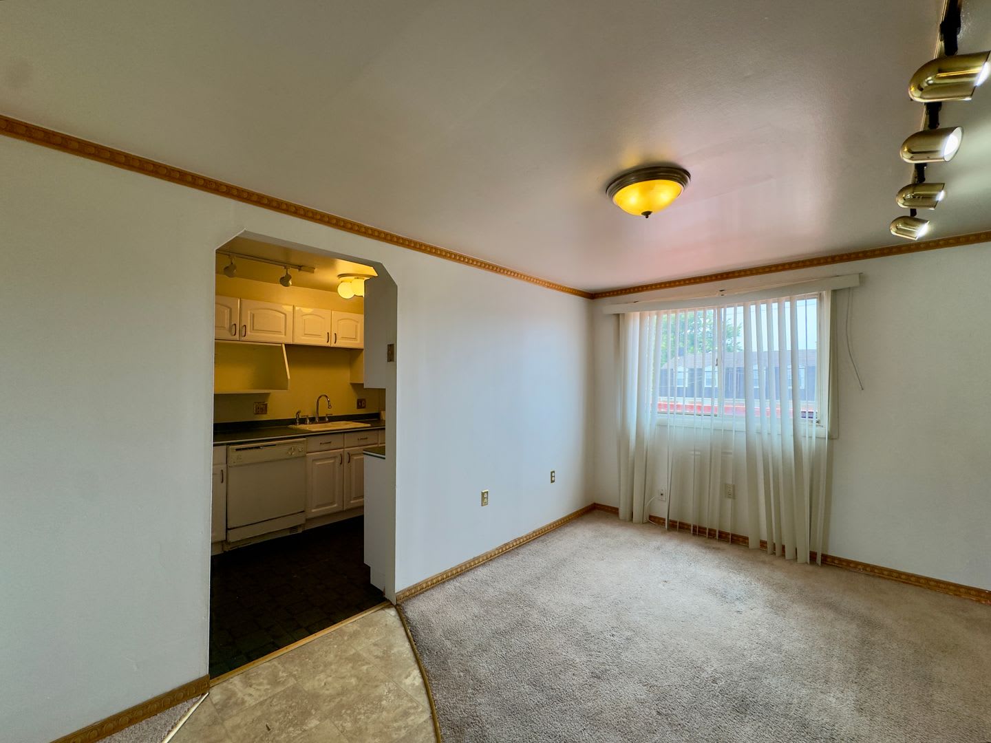 Charming 3 Bedroom/ 1.5 Bathroom Townhome in Frankford, MD! – photo 5
