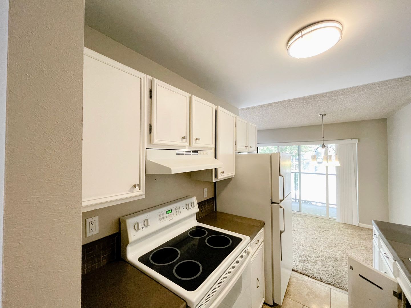 Prime Bellevue Way Location – Brookside Condos! – photo 4