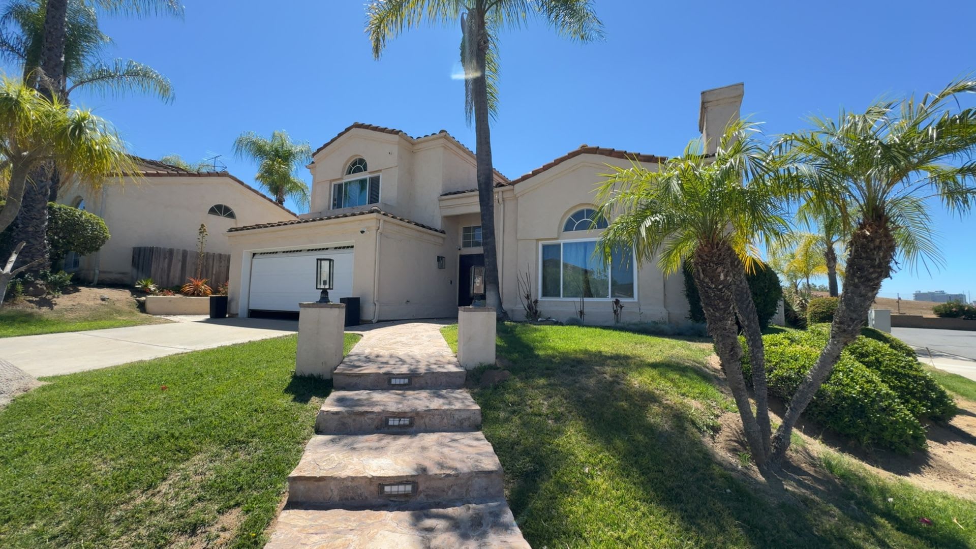 Luxury 4 Bedroom house – photo 1