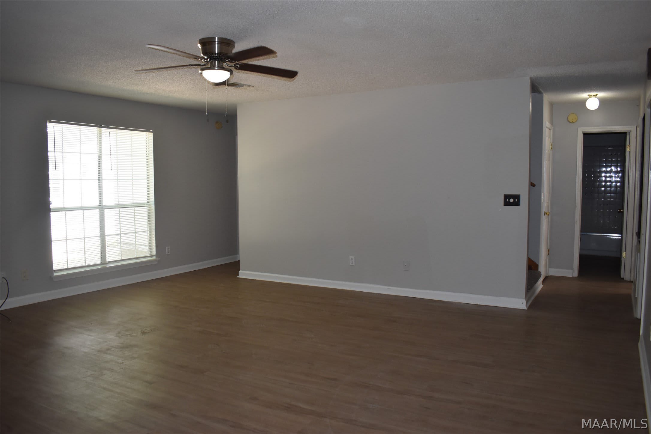 3001 SUTTON Drive – photo 3