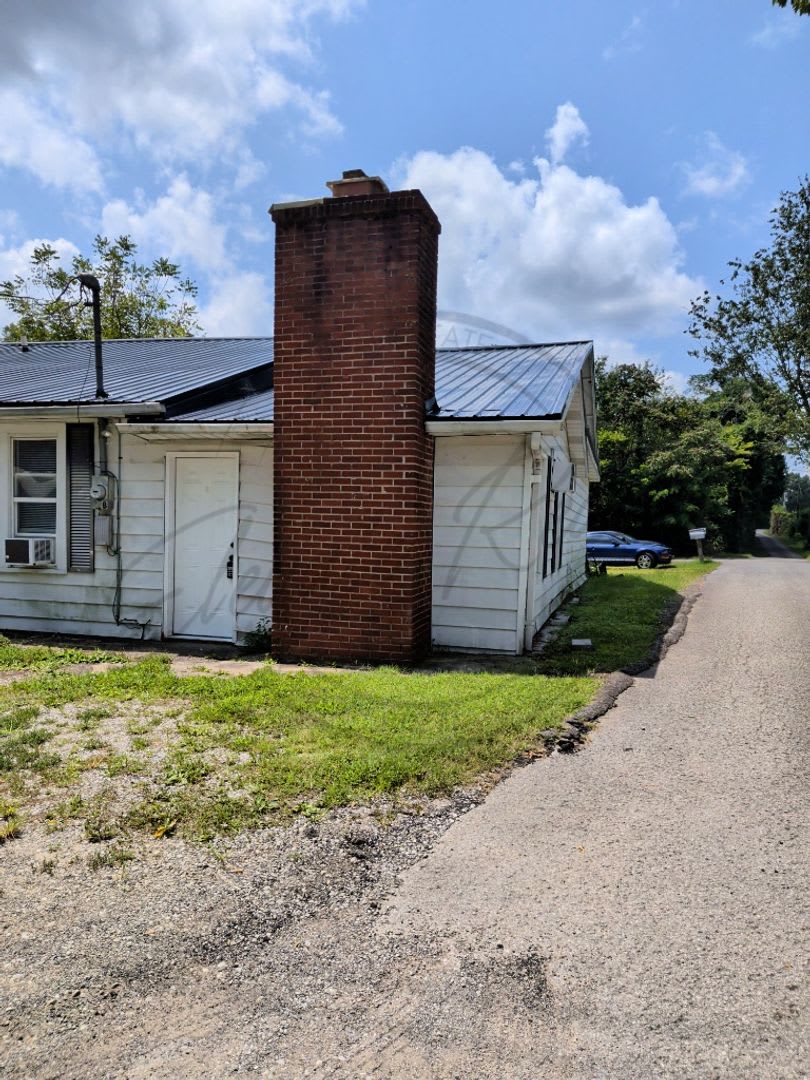 SPECIAL: 1/2 OFF FIRST MONTHS RENT for Lovely Ranch 3 Bedroom Duplex! – photo 3