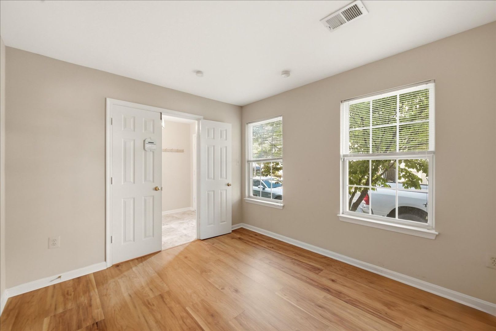 Fantastic Townhome in Sterling! – photo 5