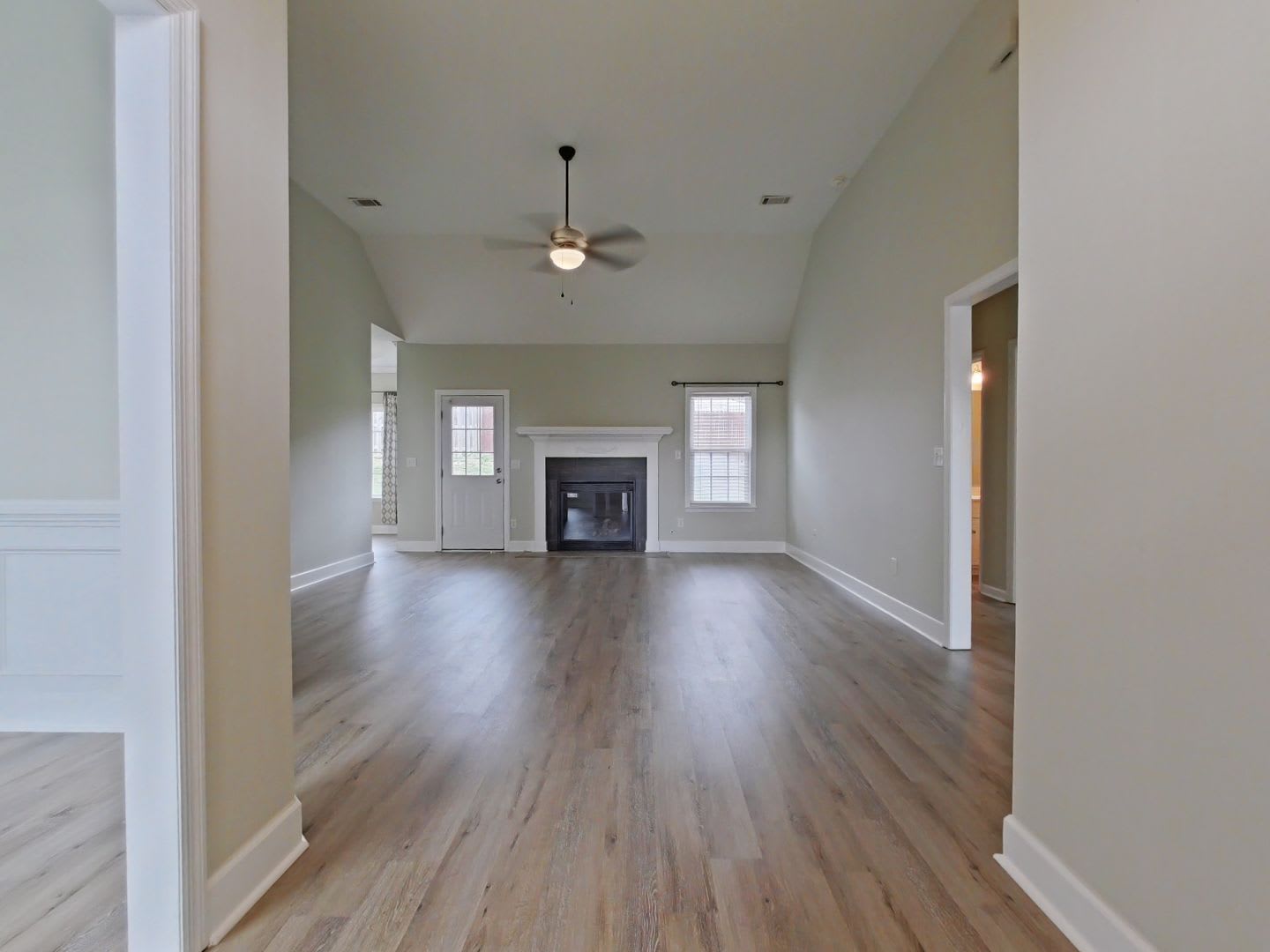 Updated and Clean 4 Bedroom Columbia County Rental – photo 5