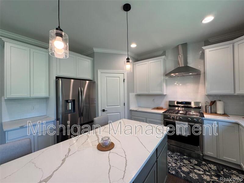 6149 Woodridge Ln – photo 5