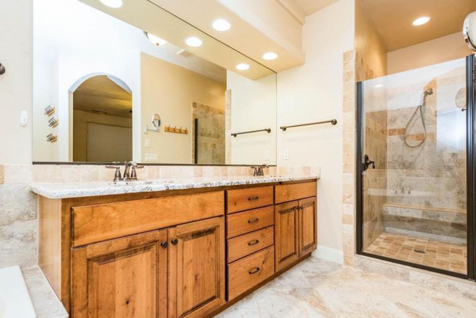 Single Level 4 Bedroom Home In Stucki Farms – photo 3
