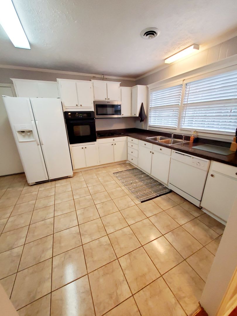 Desireable Home in Surfside Beach just blocks from the ocean – photo 3