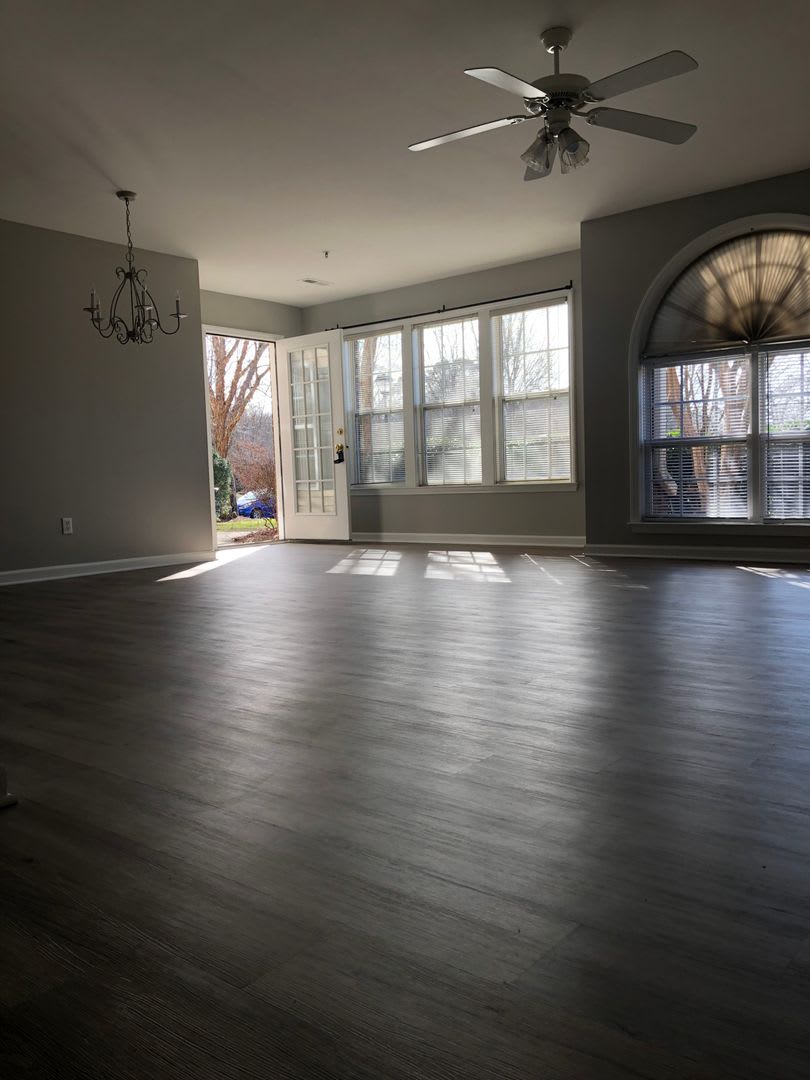 Beautiful Maintenance Free Main Level Condominium In Ivy Glen – photo 2