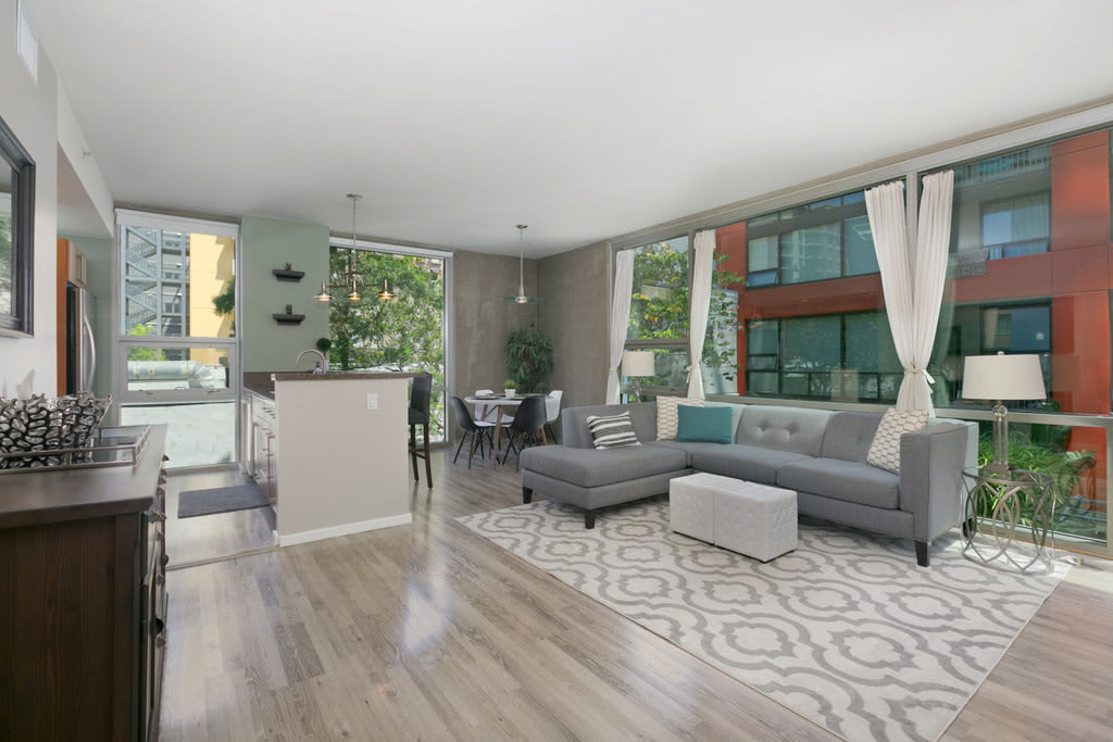 321 10Th Avenue – photo 2
