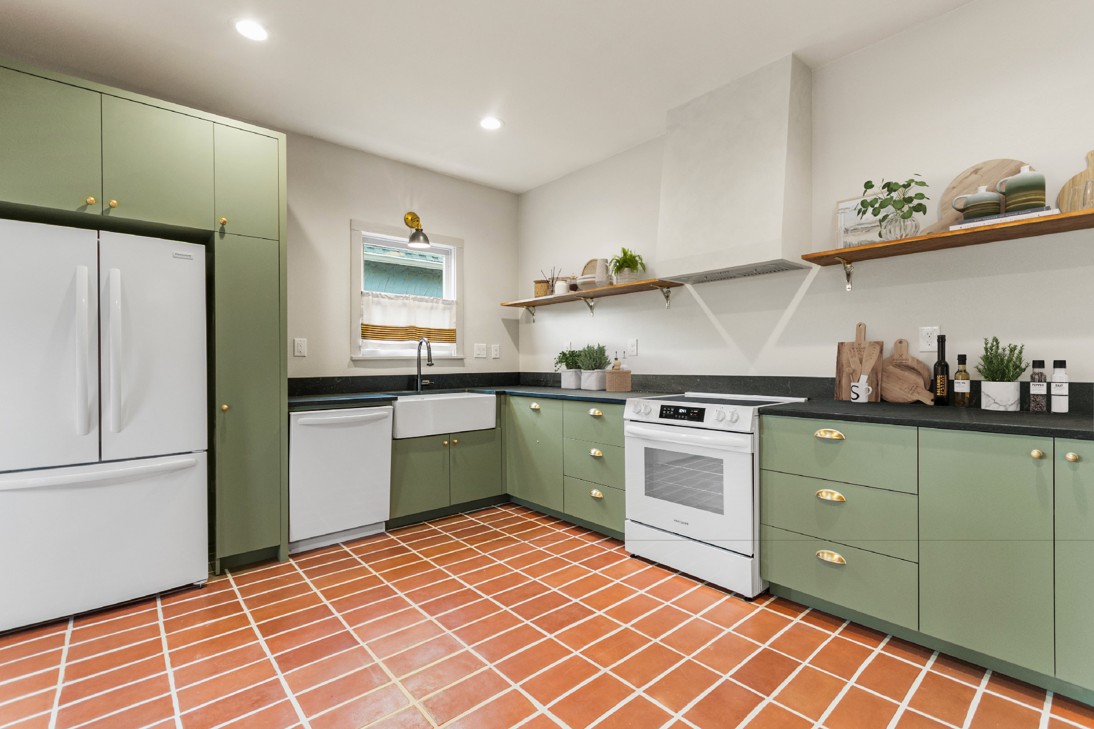 1914 West Magnolia Avenue – photo 3