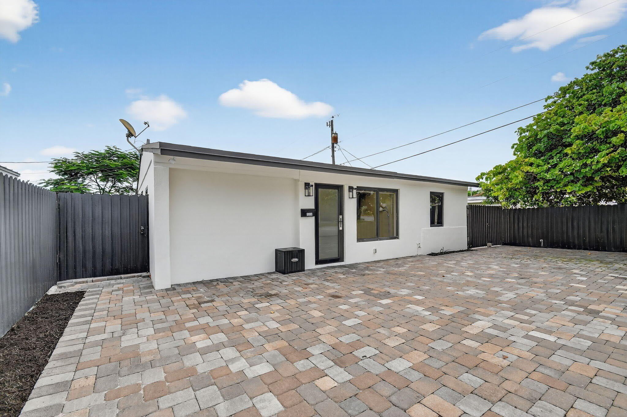 5008 Parker Avenue – photo 2