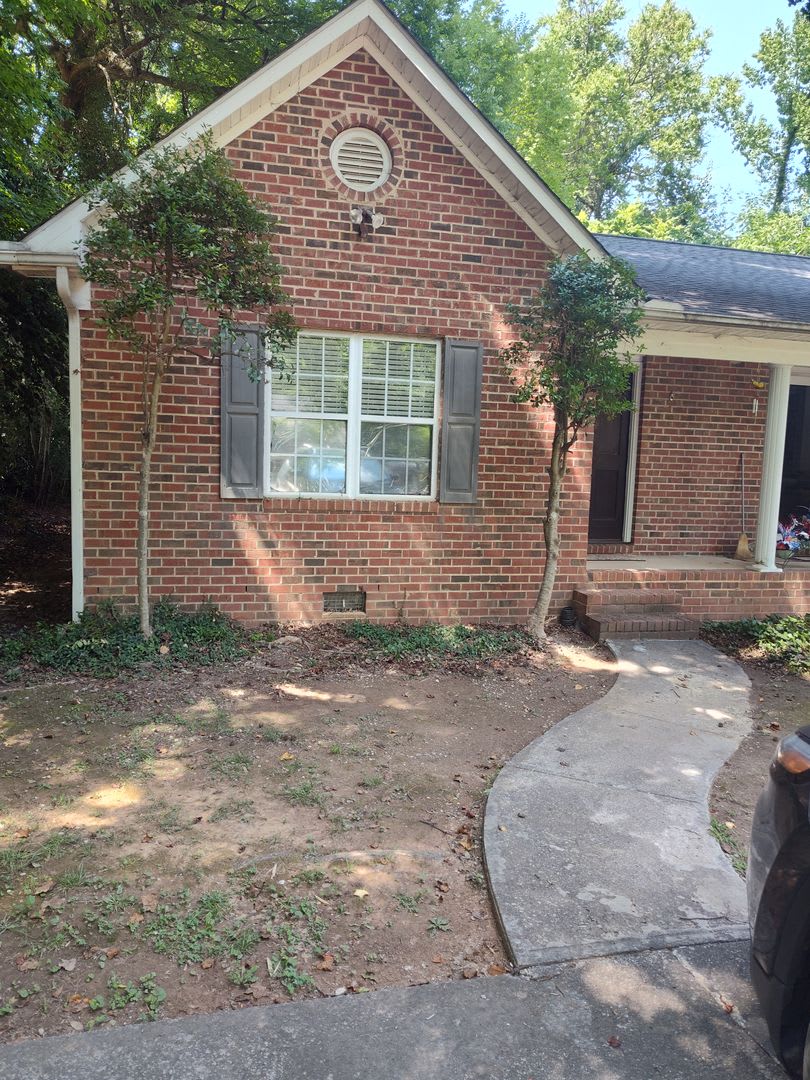 1228 Winslow Ave. – photo 1