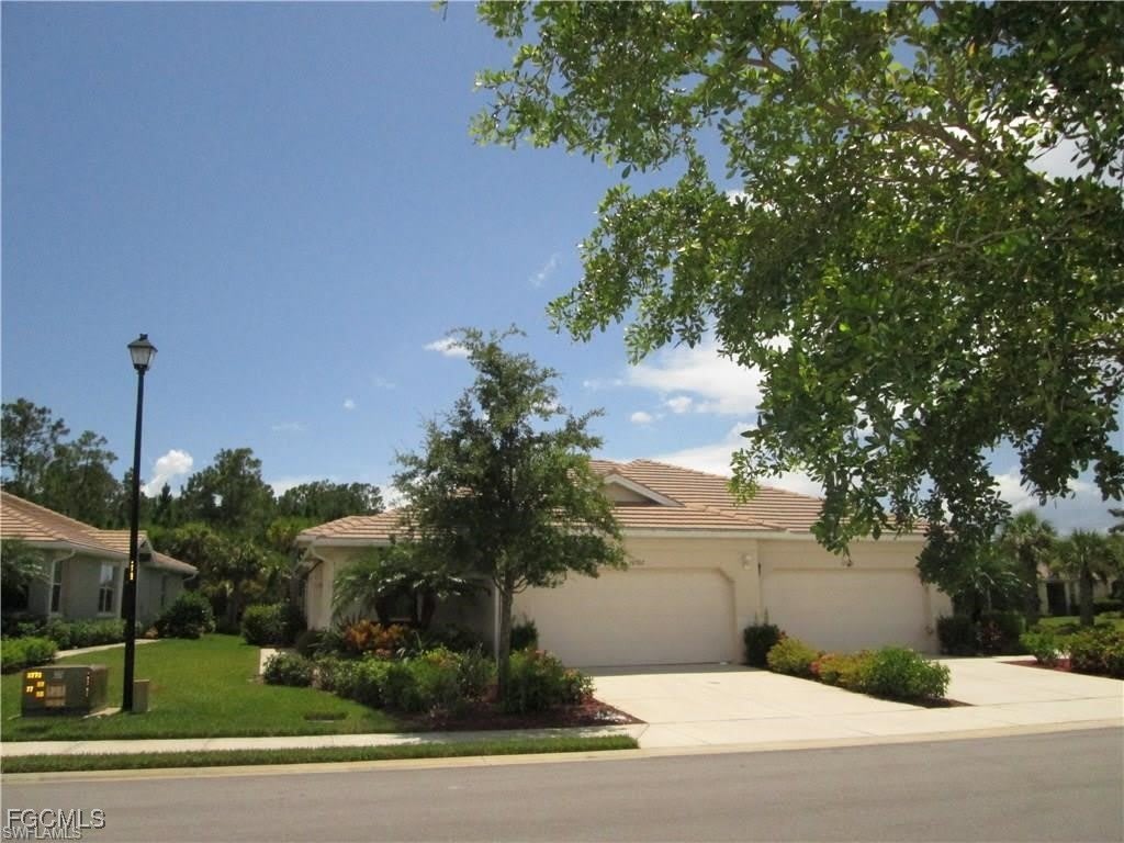 10702 Cetrella Drive – photo 1