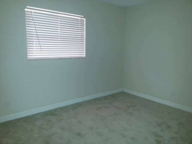 Great 2 Bedroom Udpated Unit! – photo 4