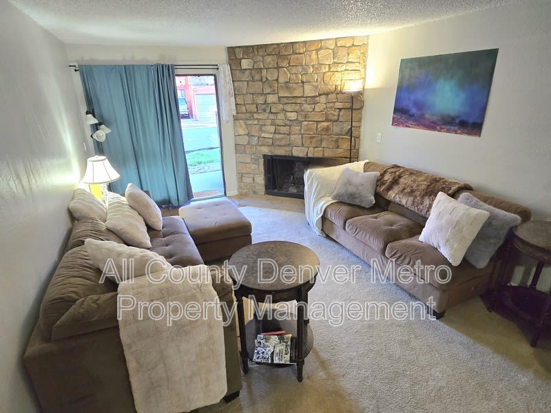 447 Wright St. – photo 4