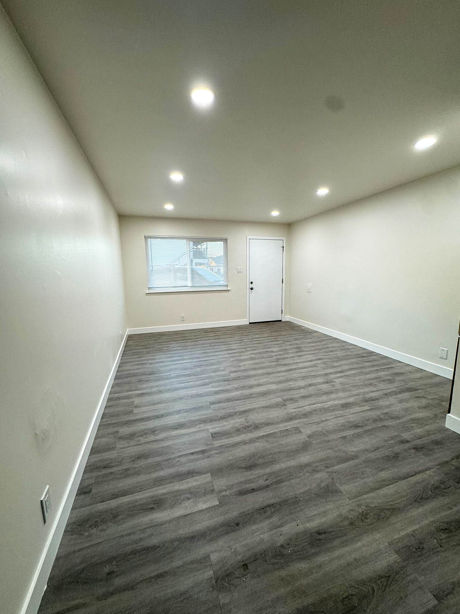 333 Dumont Ave – photo 5