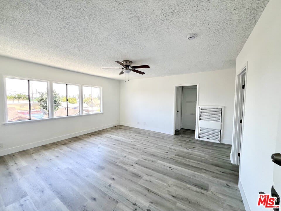 254 E Lanzit Ave – photo 2