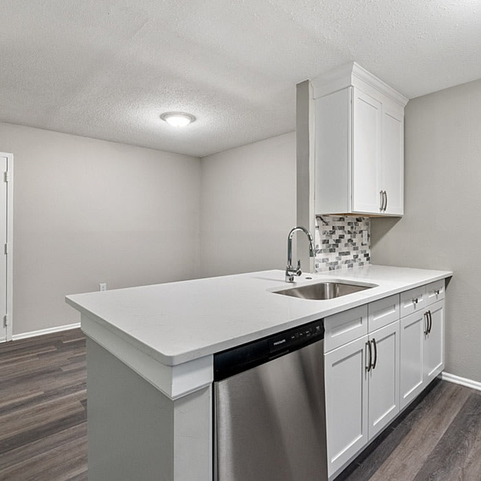 Parkwood Apartment Homes – photo 3
