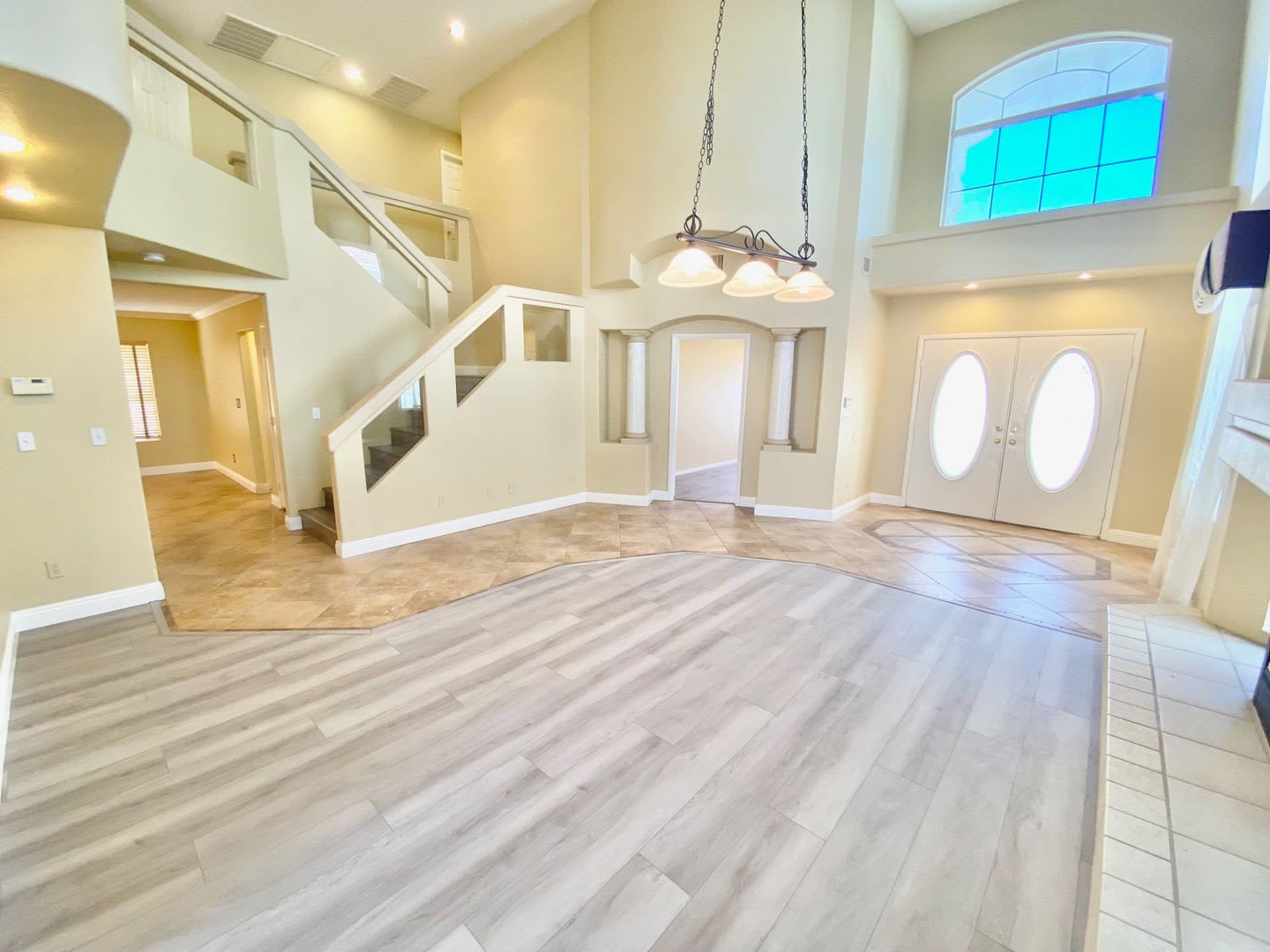 IMMACULATE 5 BEDROOM / 2.5 BATHROOM 2 STORY HOME W/ POOL & SPA, W/2 CAR GARAGE – photo 3