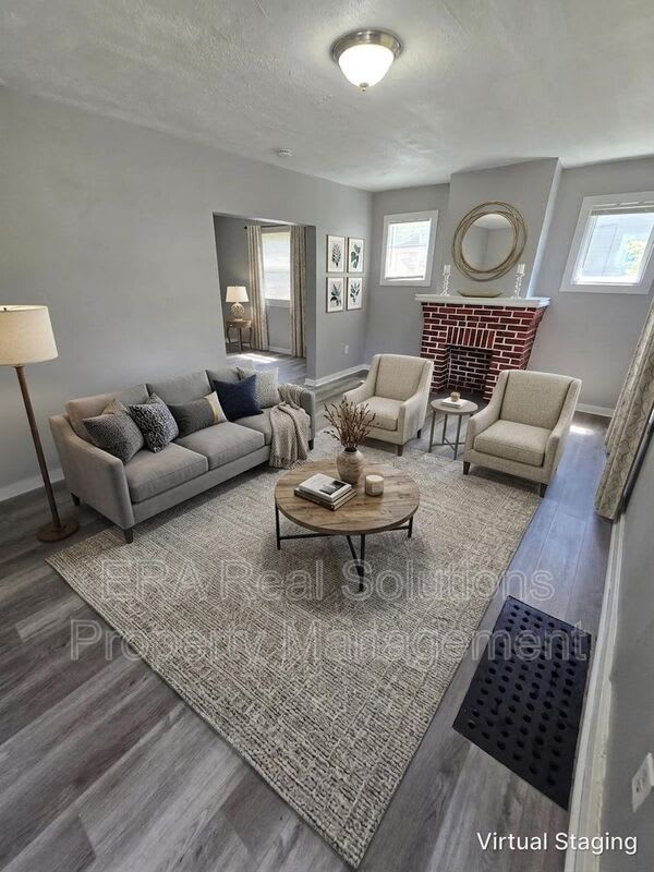 2590 Parkwood Avenue – photo 1