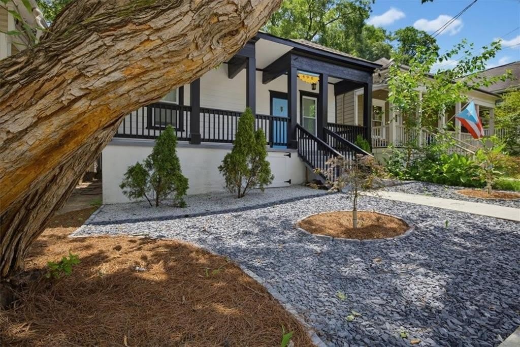 498 Connally Street SE – photo 2