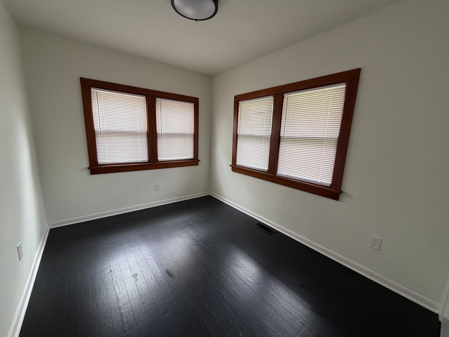 SPACIOUS 2 Bedroom Single Family Home! – photo 5