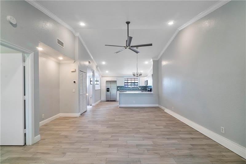 1004 Congressional Way – photo 4