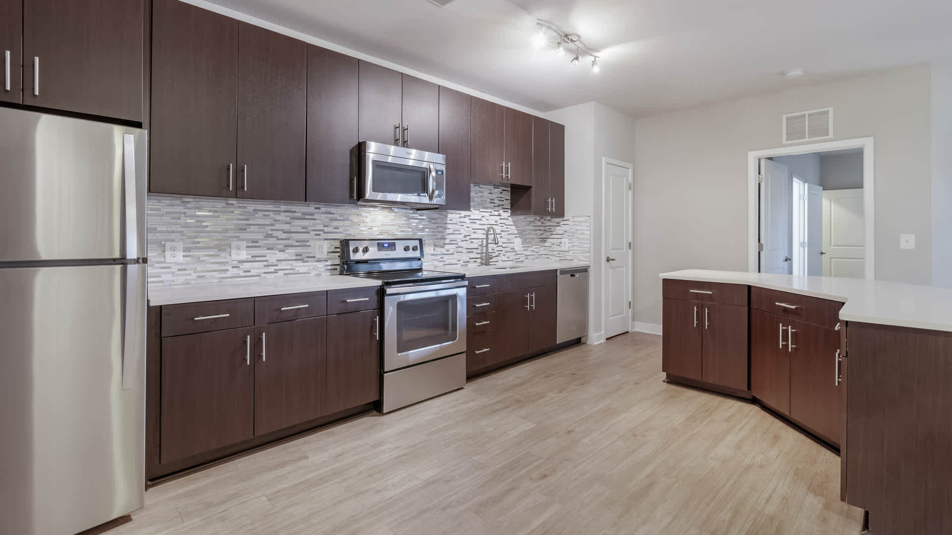 Radiant Fairfax Ridge Apartments – photo 4