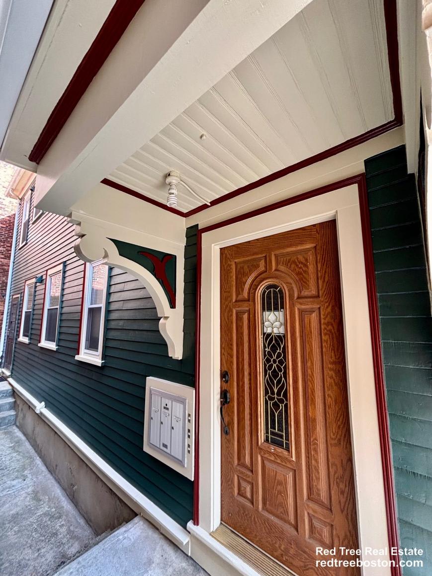 46 Aspinwall Ave. – photo 2