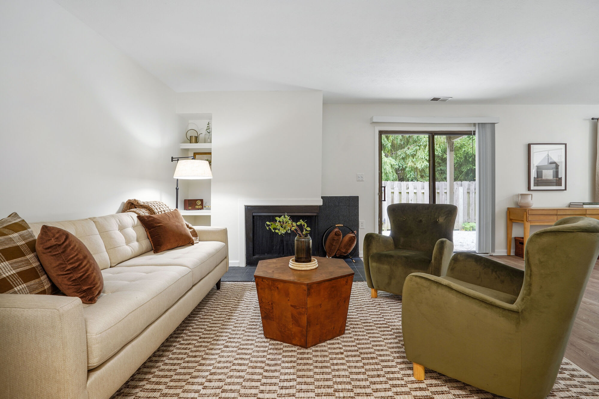 Woodbridge Apartments – photo 1