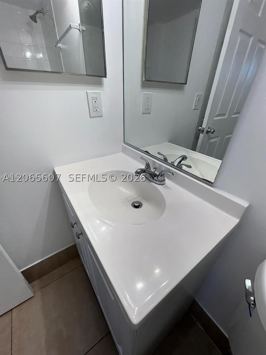 2421 Nw 56Th Ave – photo 5