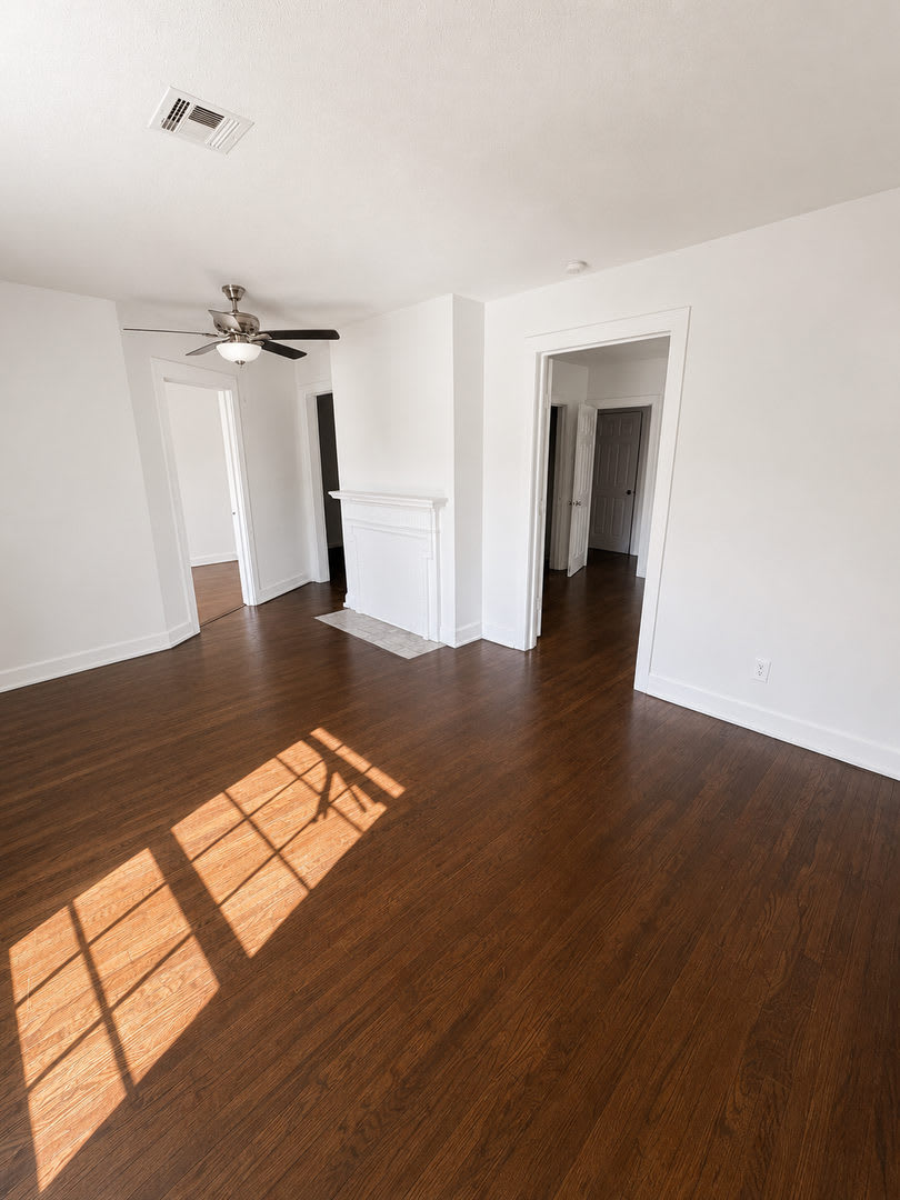 Charming Updated Bungalow with Character & Beautiful Hardwood Floors – photo 4