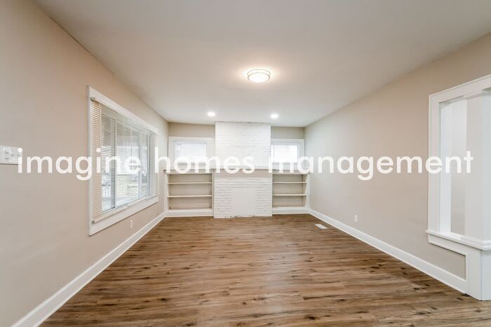 915 North Gray Street – photo 3