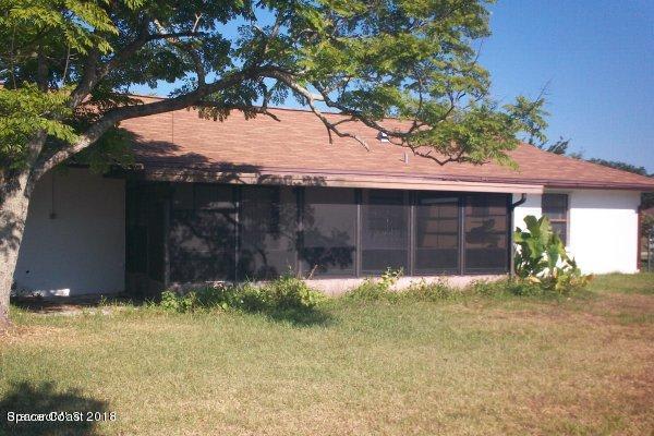 Charming 1 Story Stucco Home 3 Bed 2 Bath 2 Car Garage With Large Back Yard – photo 3