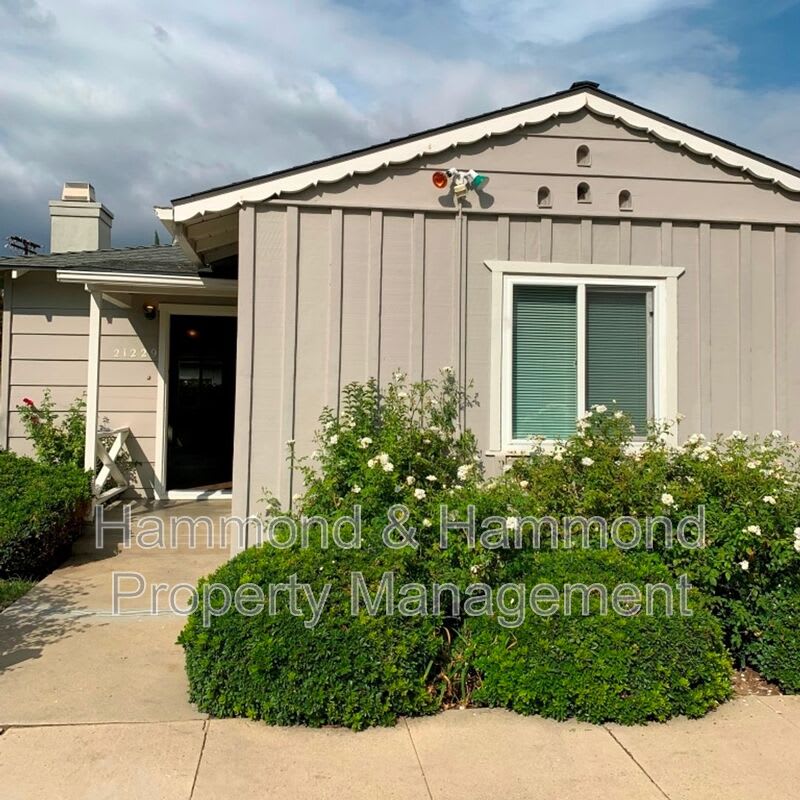 21229 De La Guerra St. – photo 1
