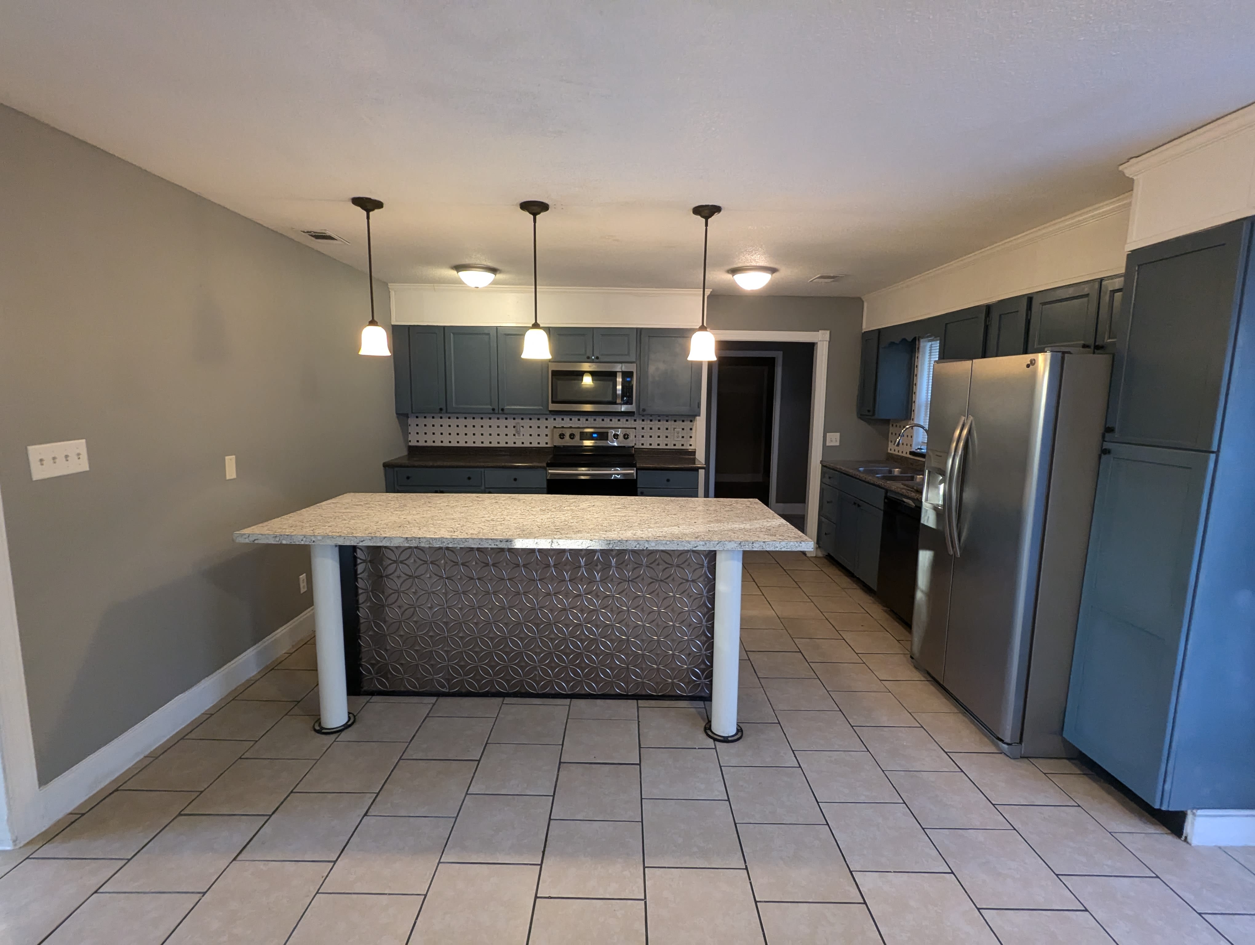 599 Olive St – photo 3