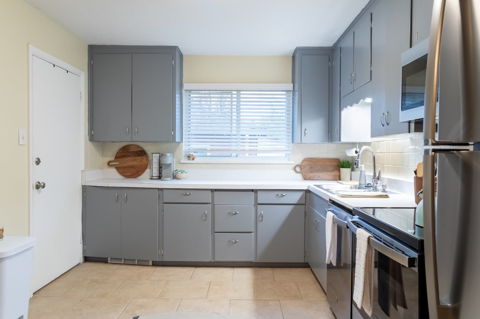 Spacious Updated Unit of Quadplex Available in Park Hill – photo 5
