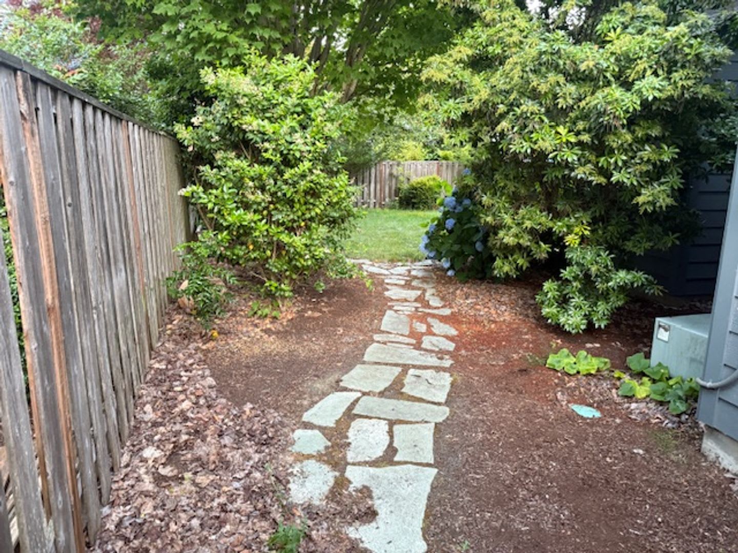 Quiet Neighborhood 4 bed + Office 2.5 Bath – photo 2