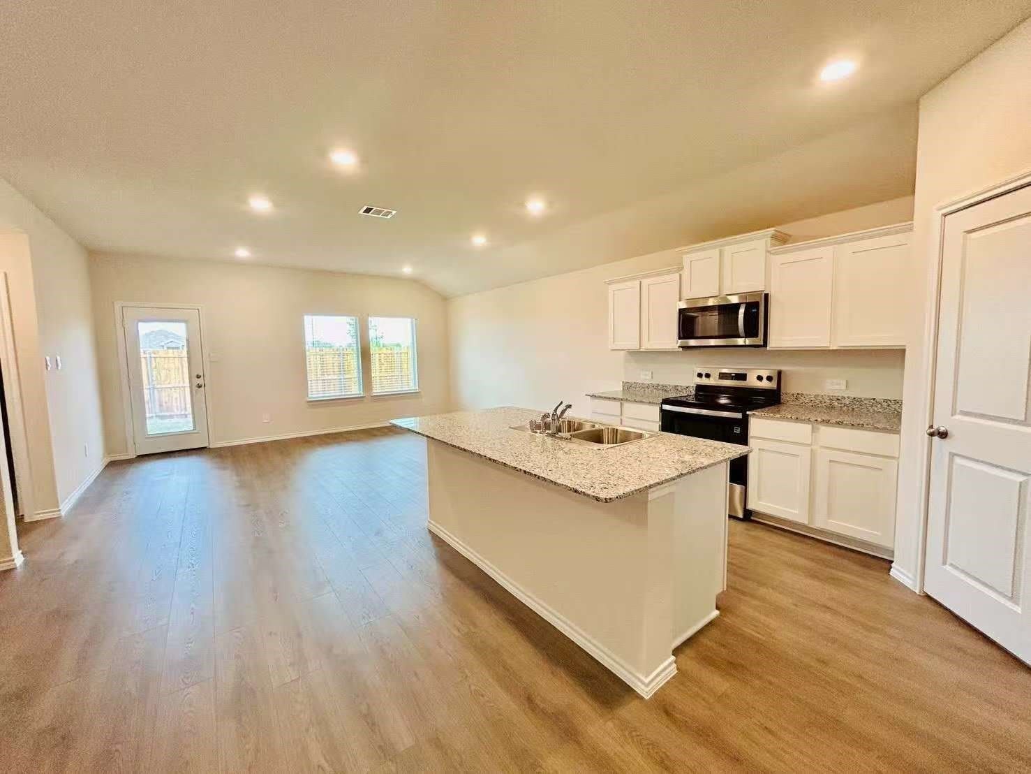 3431 Rendezvous Way – photo 4