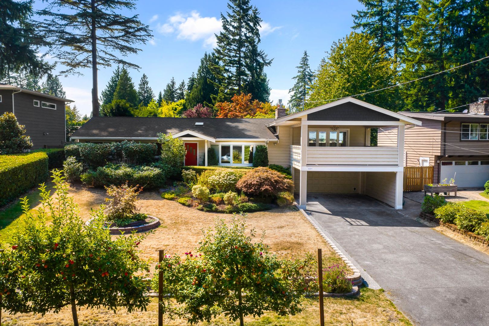 Spacious 3BR South Juanita Home with Vaulted Ceilings & Bonus Spaces – photo 1